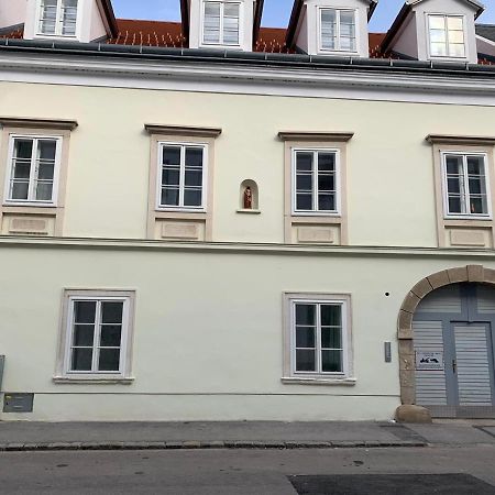 Paky Appartements 00316 Bruck an der Leitha Exterior foto